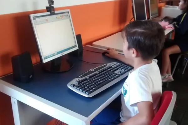39910966_223701071634930_206036882633523200_n